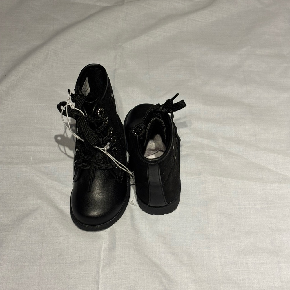 Black Ankle-High Boots with Zipper Closure